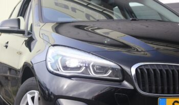 BMW 2-Serie Active Tourer 218i Launch Edition vol